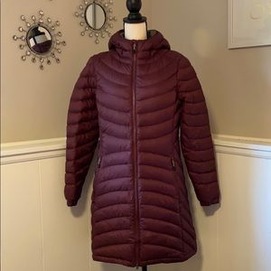L.L. Bean Ultralight 850 Down Hooded Coat Size S